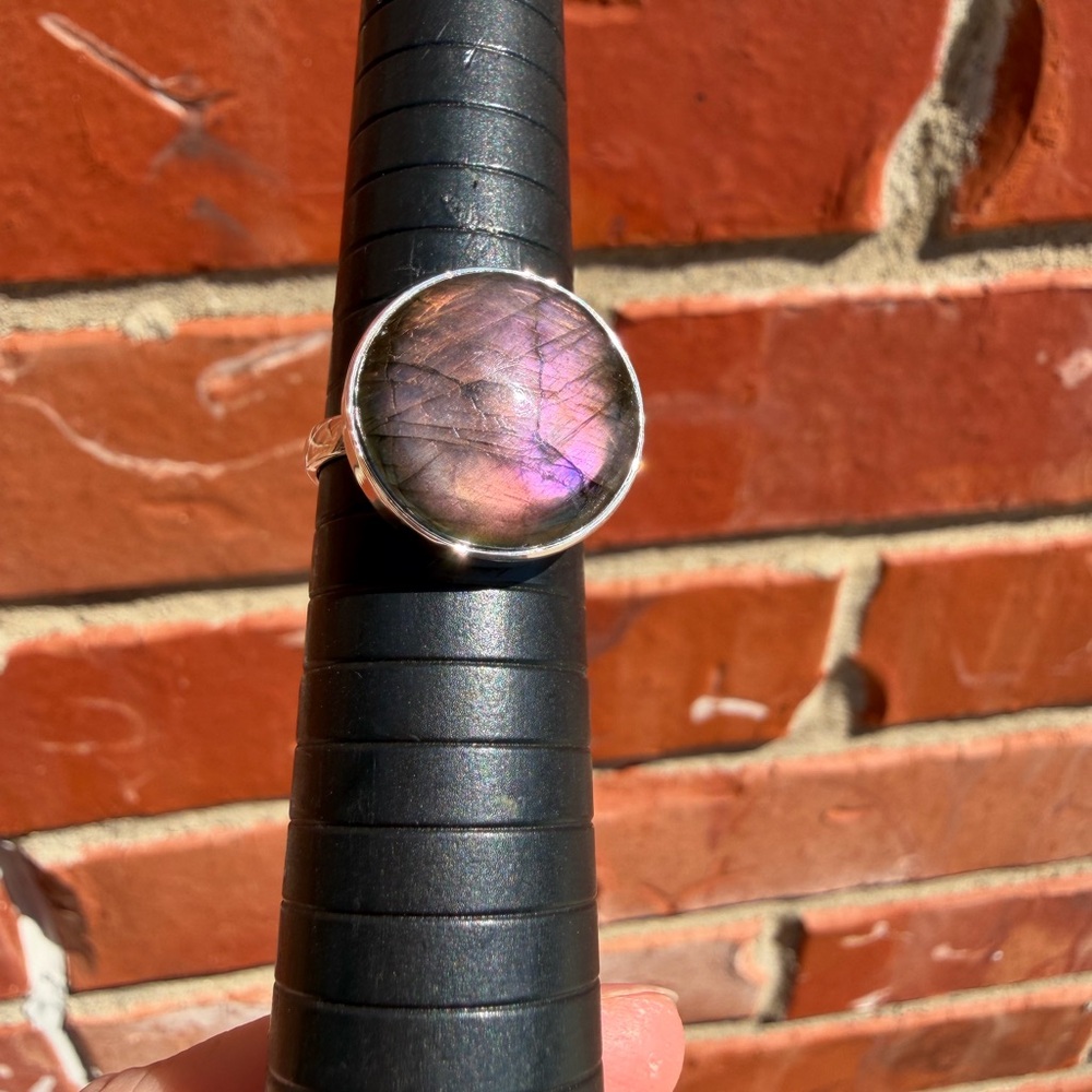 Labradorite Round Statement Ring - Iridescent Pur… - image 5